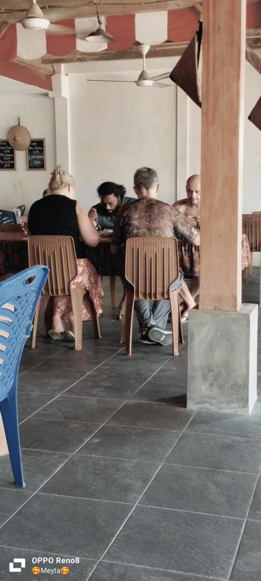 Arto Moro Bunaken Buitenkant foto