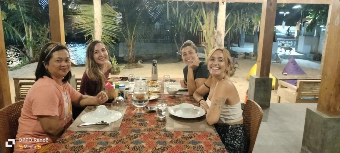Arto Moro Bunaken Buitenkant foto