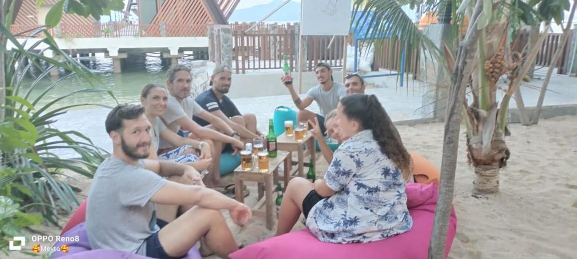 Arto Moro Bunaken Buitenkant foto