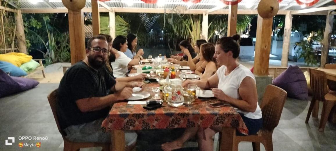 Arto Moro Bunaken Buitenkant foto