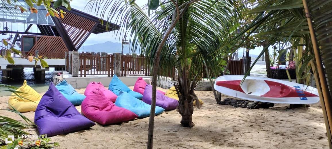 Arto Moro Bunaken Buitenkant foto