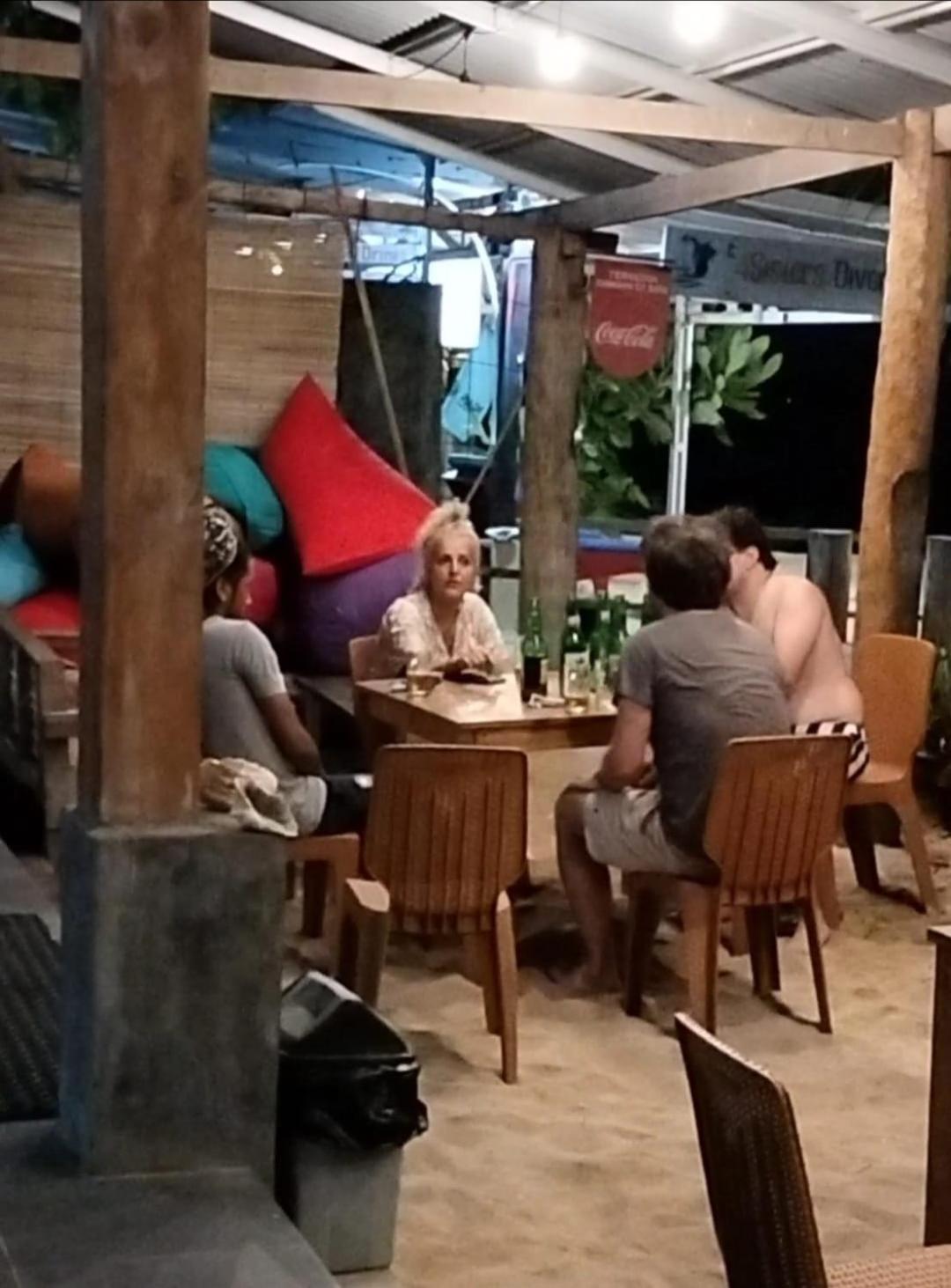Arto Moro Bunaken Buitenkant foto