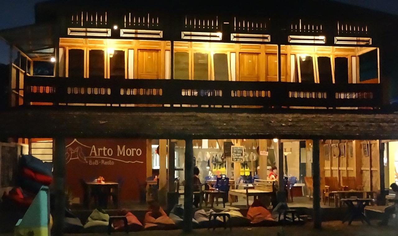 Arto Moro Bunaken Buitenkant foto